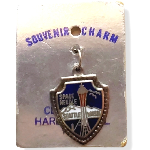 ♥️ 4 for $25 ♥️ #X9 Vintage Seattle Washington Space Needle Charm Souvenir - Picture 1 of 3